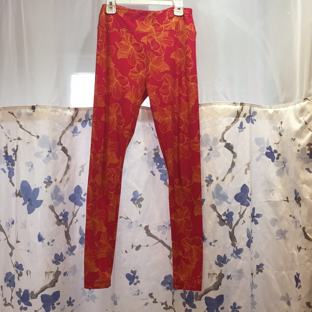 Never worn LulaRoe leggings!